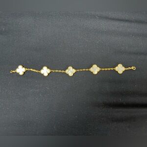 Elegant Gold and White Clover Bracelet